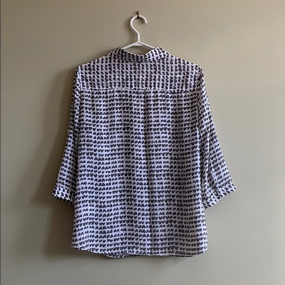 Hearts 💕 3/4 Sleeve Button Flowy Blouse - Picture 2 of 6